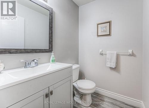 732 Grand Banks Drive, Waterloo, ON - Indoor Photo Showing Bathroom