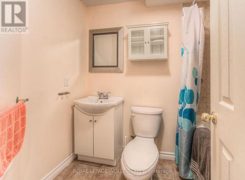 732 Grand Banks Drive, Waterloo, ON - Indoor Photo Showing Bathroom