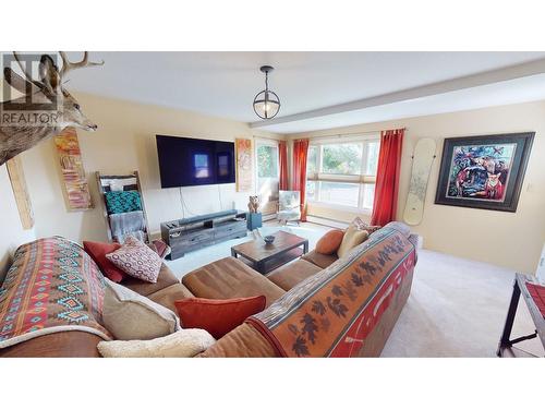 490 Halpin Street, Kimberley, BC - Indoor Photo Showing Living Room