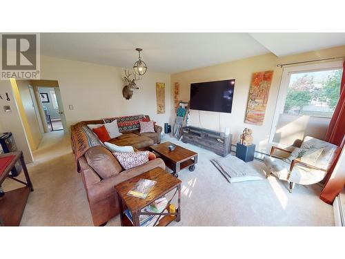 490 Halpin Street, Kimberley, BC - Indoor Photo Showing Living Room