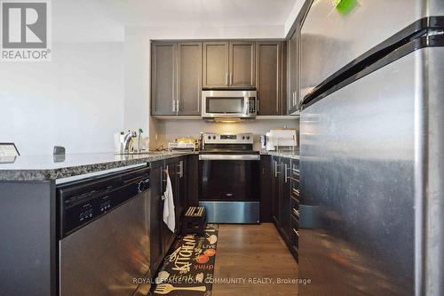 1712 - 9245 Jane Street, Vaughan, ON - Indoor Photo Showing Kitchen With Upgraded Kitchen