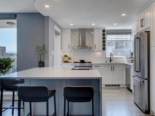 303-1015 Pandora Ave, Victoria, BC - Indoor Photo Showing Kitchen With Upgraded Kitchen