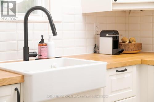 449 Rogers Road, Toronto, ON - Indoor Photo Showing Kitchen