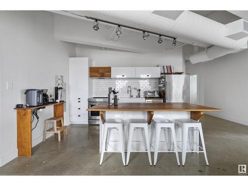 #804 10105 109 St Nw, Edmonton, AB - Indoor Photo Showing Kitchen