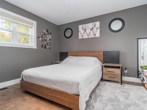 Bedroom - 23 Rue Dagenais, Saint-Hippolyte, QC - Indoor Photo Showing Bedroom