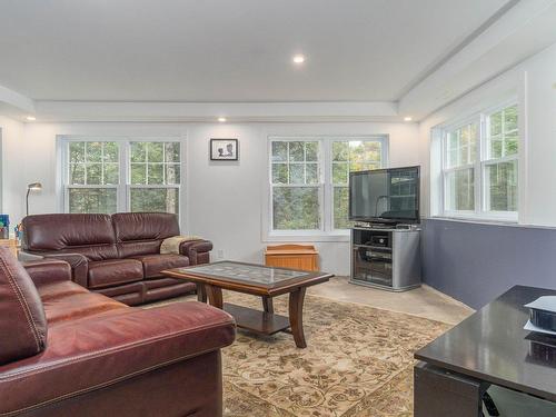 Family room - 23 Rue Dagenais, Saint-Hippolyte, QC - Indoor Photo Showing Living Room