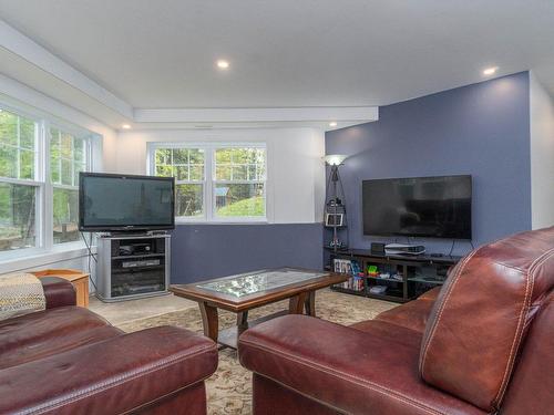 Family room - 23 Rue Dagenais, Saint-Hippolyte, QC - Indoor Photo Showing Living Room