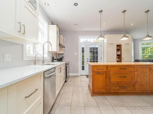 Kitchen - 23 Rue Dagenais, Saint-Hippolyte, QC - Indoor Photo Showing Kitchen With Upgraded Kitchen