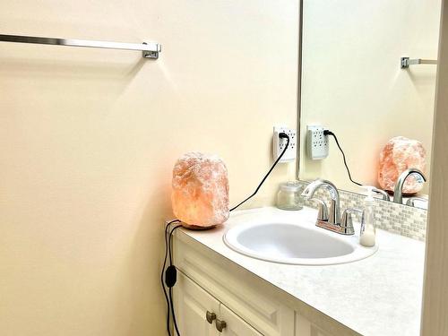 1-1876 Tranquille Rd, Kamloops, BC - Indoor Photo Showing Bathroom