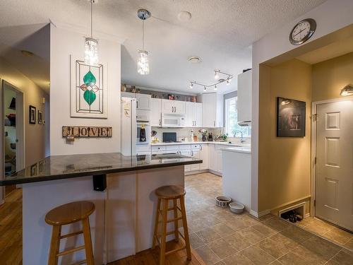 2579 Tupela Drive, Kamloops, BC - Indoor Photo Showing Kitchen