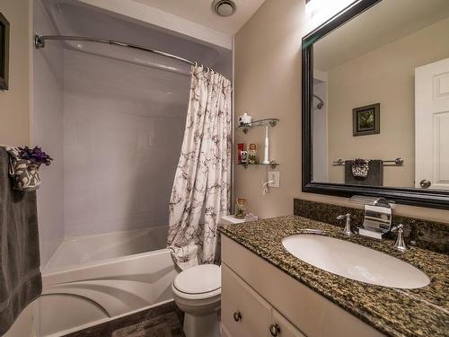 2579 Tupela Drive, Kamloops, BC - Indoor Photo Showing Bathroom