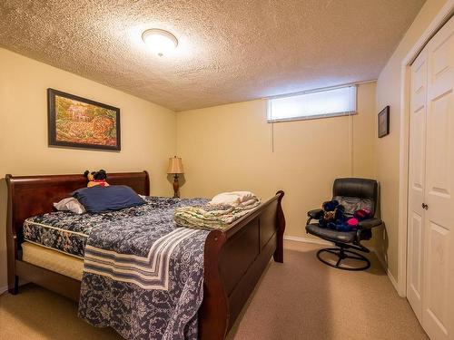 2579 Tupela Drive, Kamloops, BC - Indoor Photo Showing Bedroom