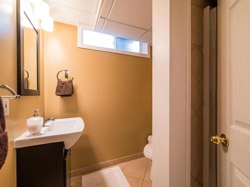 2579 Tupela Drive, Kamloops, BC - Indoor Photo Showing Bathroom