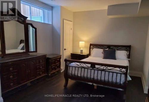 1103 Orchard Road, Mississauga, ON - Indoor Photo Showing Bedroom