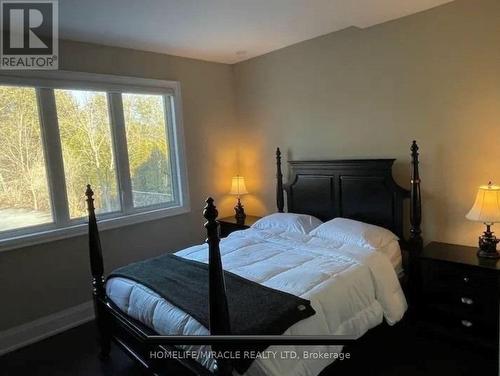 1103 Orchard Road, Mississauga, ON - Indoor Photo Showing Bedroom