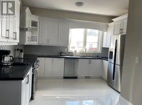 1103 Orchard Road, Mississauga, ON - Indoor Photo Showing Kitchen