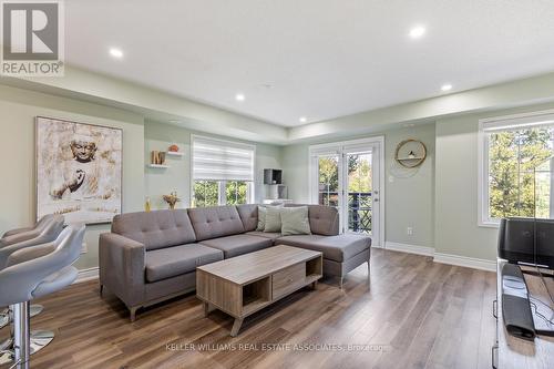 23 - 19 Hays Boulevard, Oakville, ON - Indoor Photo Showing Living Room