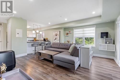 23 - 19 Hays Boulevard, Oakville, ON - Indoor Photo Showing Living Room