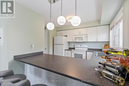 23 - 19 Hays Boulevard, Oakville, ON - Indoor Photo Showing Kitchen