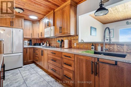 84 Pulley Road, Leamington, ON - Indoor Photo Showing Kitchen