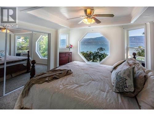 9123 & 9131 Westside Road, Vernon, BC - Indoor Photo Showing Bedroom