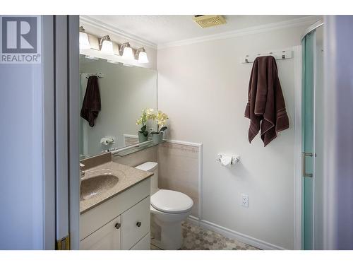 9123 & 9131 Westside Road, Vernon, BC - Indoor Photo Showing Bathroom