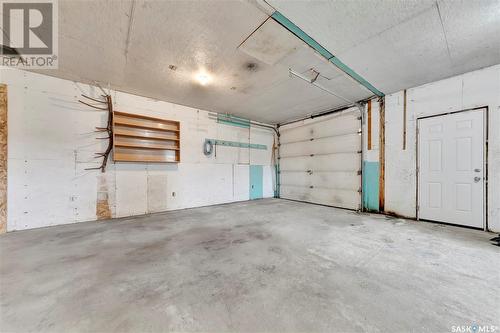 249 4Th Street W, St. Walburg, SK - Indoor Photo Showing Garage