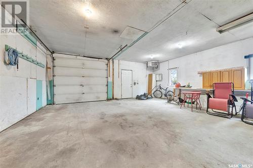 249 4Th Street W, St. Walburg, SK - Indoor Photo Showing Garage