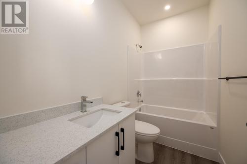 116-2648 Tranquille Rd, Kamloops, BC - Indoor Photo Showing Bathroom