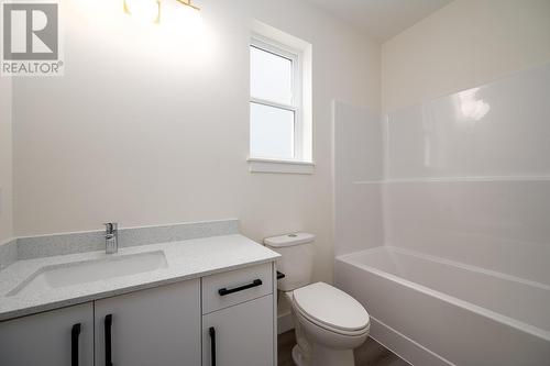 116-2648 Tranquille Rd, Kamloops, BC - Indoor Photo Showing Bathroom