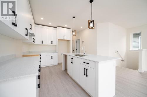 116-2648 Tranquille Rd, Kamloops, BC - Indoor Photo Showing Kitchen With Double Sink