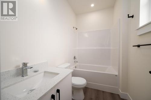 116-2648 Tranquille Rd, Kamloops, BC - Indoor Photo Showing Bathroom