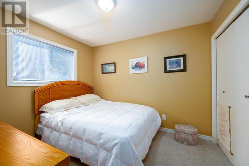 6037 Dallas Drive, Kamloops, BC - Indoor Photo Showing Bedroom