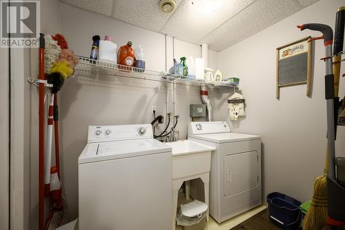 6037 Dallas Drive, Kamloops, BC - Indoor Photo Showing Laundry Room