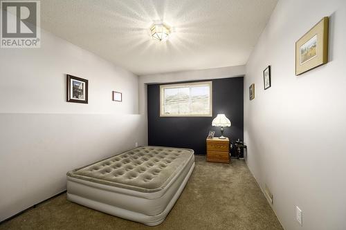 6037 Dallas Drive, Kamloops, BC - Indoor Photo Showing Bedroom