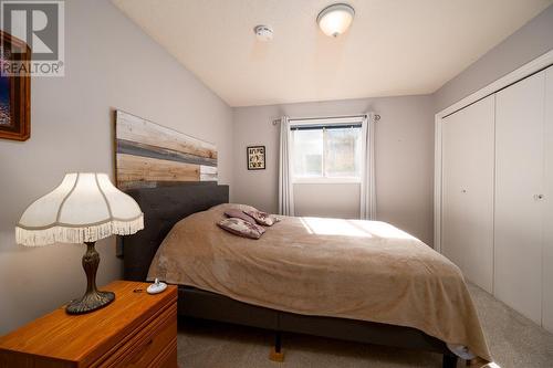 6037 Dallas Drive, Kamloops, BC - Indoor Photo Showing Bedroom