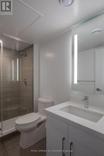 903 - 188 Cumberland Street, Toronto, ON - Indoor Photo Showing Bathroom