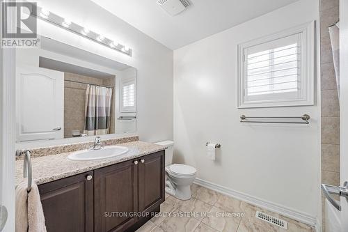 1674 Badgley Drive, Oshawa, ON - Indoor Photo Showing Bathroom