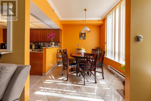 104 - 175 Cedar Avenue N, Richmond Hill, ON - Indoor Photo Showing Dining Room