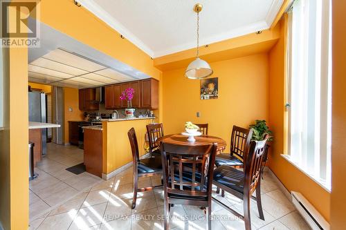 104 - 175 Cedar Avenue N, Richmond Hill, ON - Indoor Photo Showing Dining Room