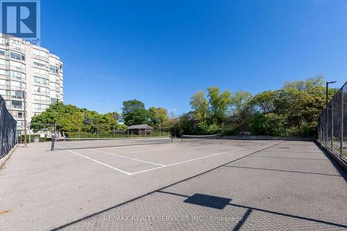 104 - 175 Cedar Avenue N, Richmond Hill, ON - Outdoor