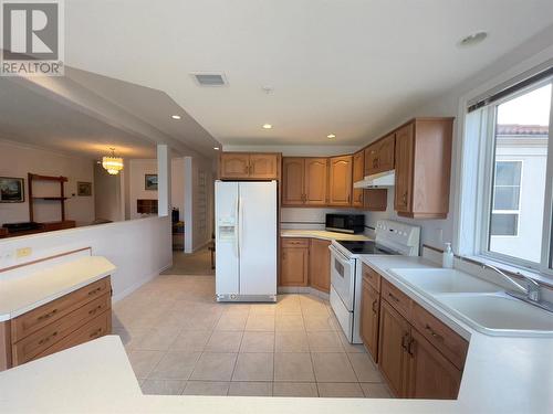 7801 Spartan Drive Unit# 215, Osoyoos, BC - Indoor Photo Showing Kitchen