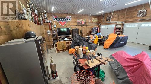 7568 Marden Road, Guelph/Eramosa, ON - Indoor Photo Showing Garage