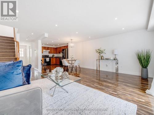 90 Donnenwerth Drive, Kitchener, ON - Indoor Photo Showing Living Room