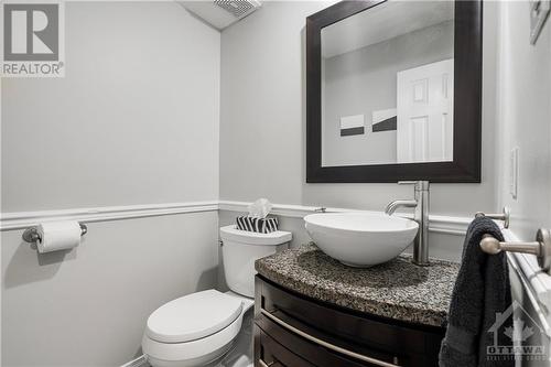 192 Holland Avenue, Ottawa, ON - Indoor Photo Showing Bathroom