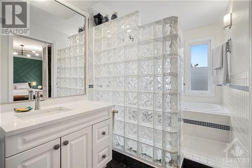 192 Holland Avenue, Ottawa, ON - Indoor Photo Showing Bathroom