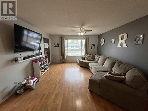 5347 Willow Road, Fort Nelson, BC - Indoor Photo Showing Living Room