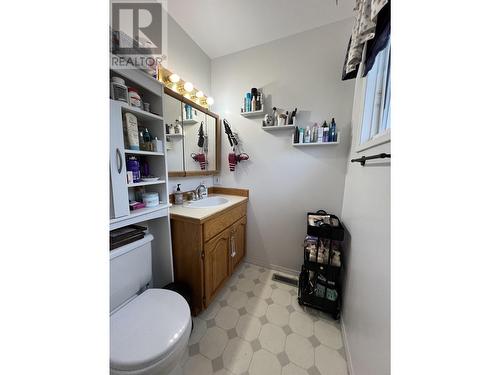 5347 Willow Road, Fort Nelson, BC - Indoor Photo Showing Bathroom