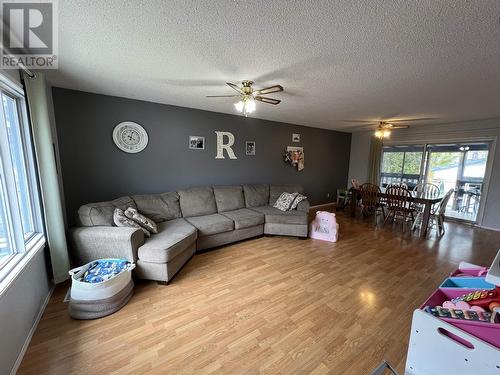 5347 Willow Road, Fort Nelson, BC - Indoor Photo Showing Living Room