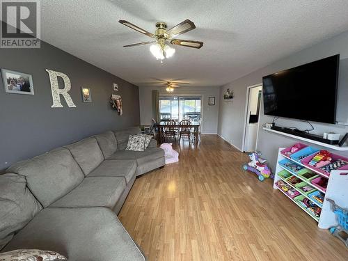 5347 Willow Road, Fort Nelson, BC - Indoor Photo Showing Living Room